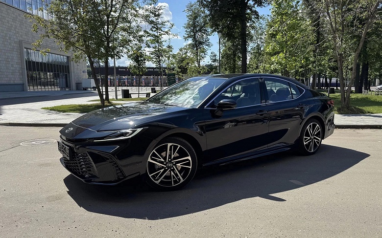 Toyota Camry с 2,5-литровым мотором подорожает до 6,5 млн рублей. В Национальном автомобильном союзе озвучили прогноз по изменению стоимости&nbsp;машин с 1 января 2026 года